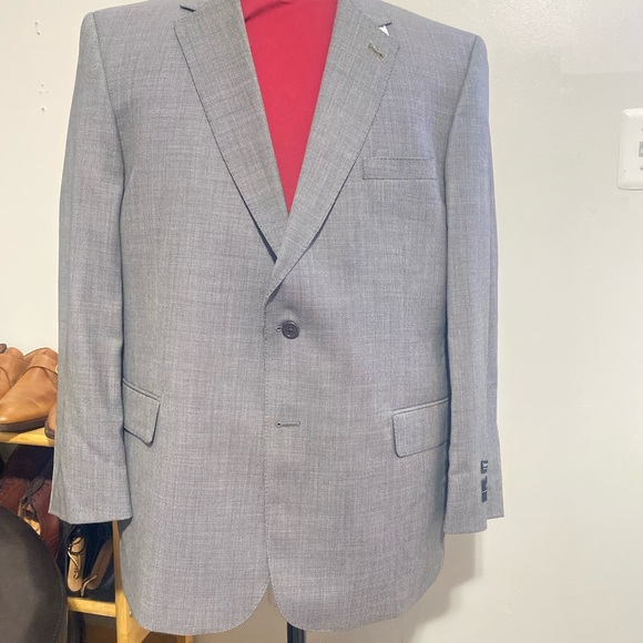 Suit 48 regular 2 pieces Jos A bank 100 wool super fine price is negotiable - Picture 4 of 6